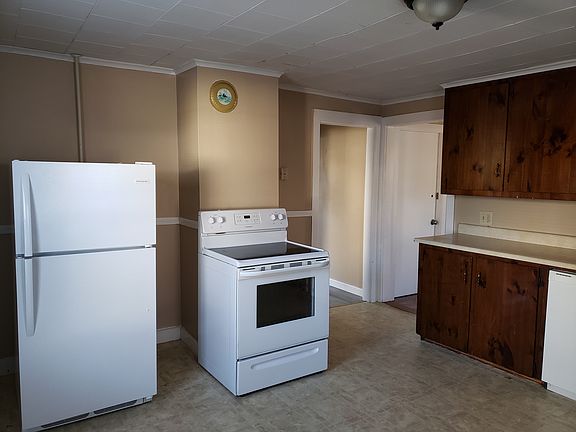 3rd image of 50 Brandon Rd #1