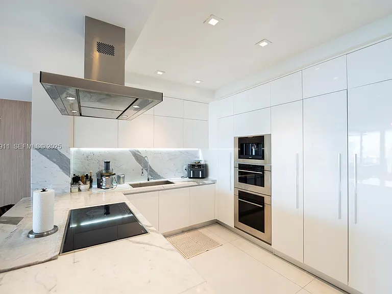 330 Sunny Isles Blvd #5-UPH03 — Photo 13