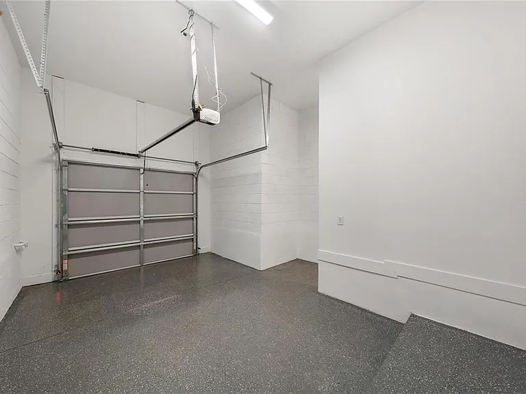 7834 Spectrum Dr — Photo 16
