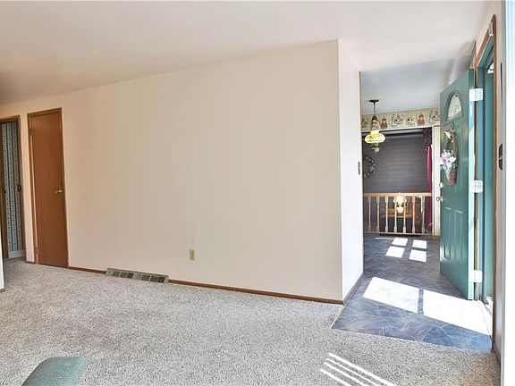 5th image of 3654 Hightree Ave SE