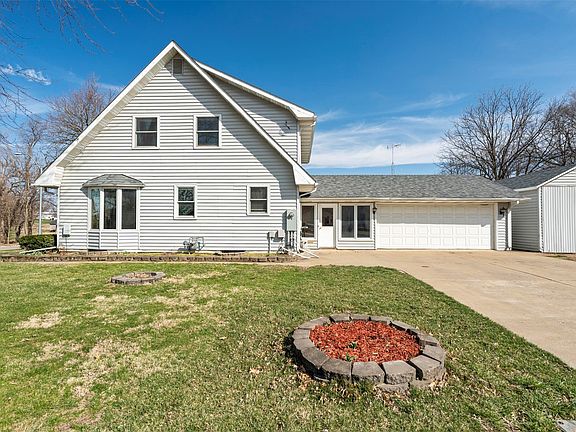2nd image of 700 W 4th St