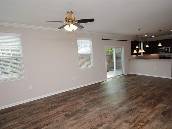 4th image of 1617 Halesworth Ln