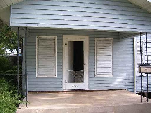 1st image of 2127 FRESNO DR