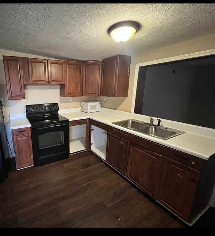 900 Audrey Hardy Rd - Property Image