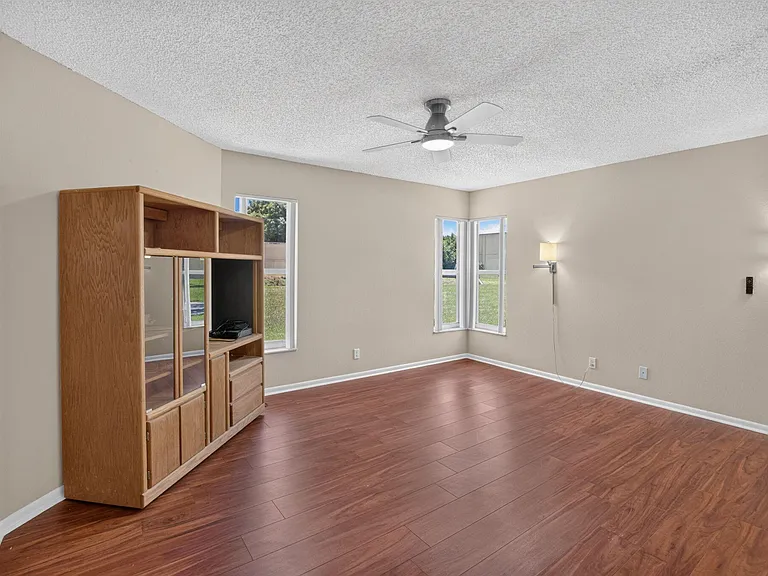 8108 Summer Shores Dr — Photo 16