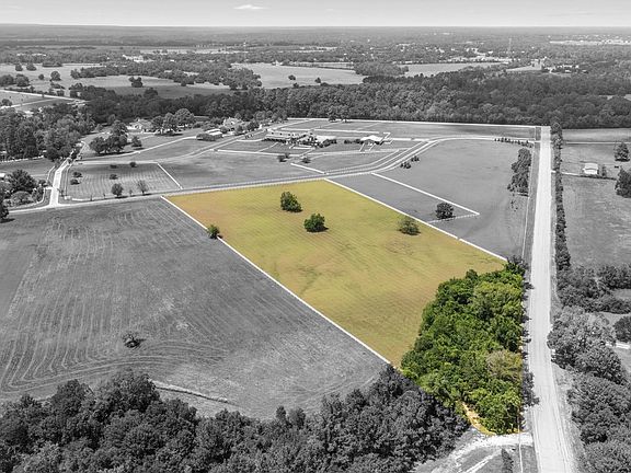 5th image of 1936 Spring Branch Rd