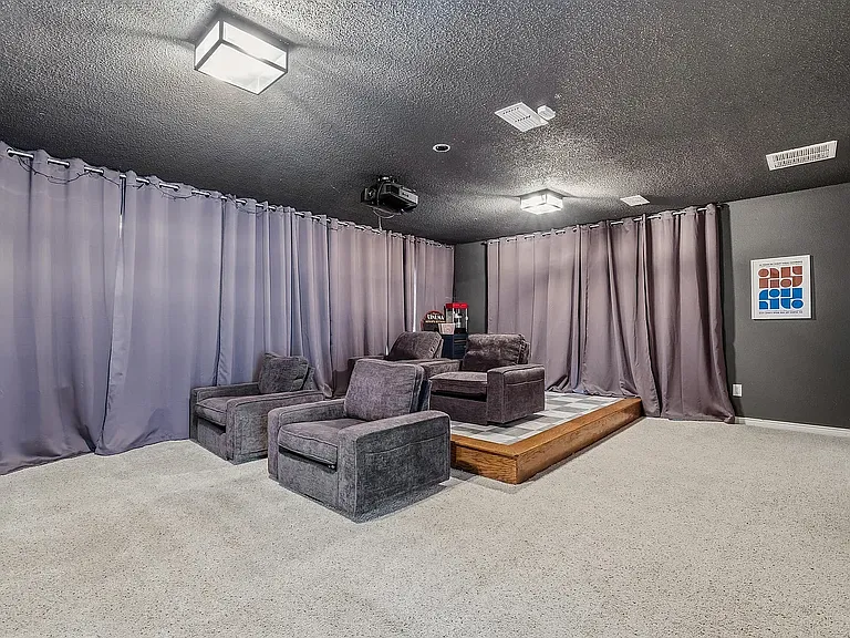 6903 87th St — Photo 32