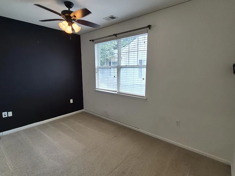 1325 Emsworth Dr — Photo 8