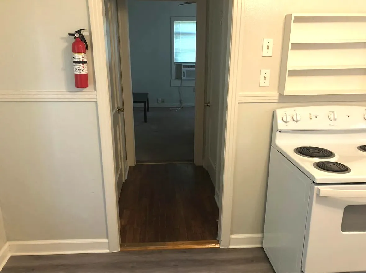 Studio, $720 — Photo 1