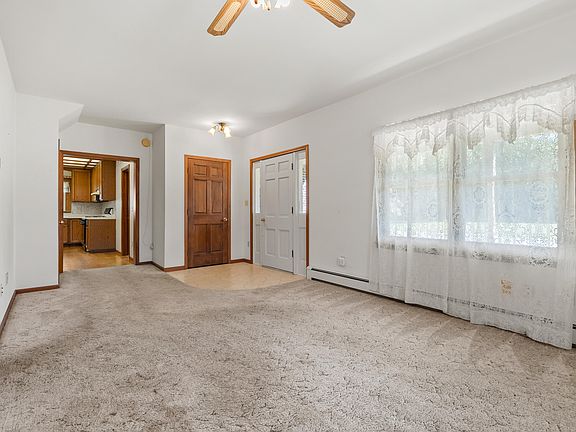 4th image of 508 N Van Buren St