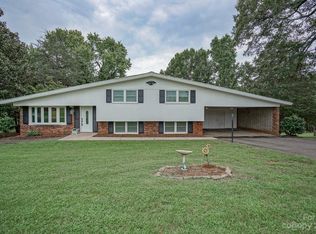 2773 Magnolia St, Conover, NC 28613