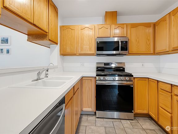 5th image of 418 17th Street SE #10A