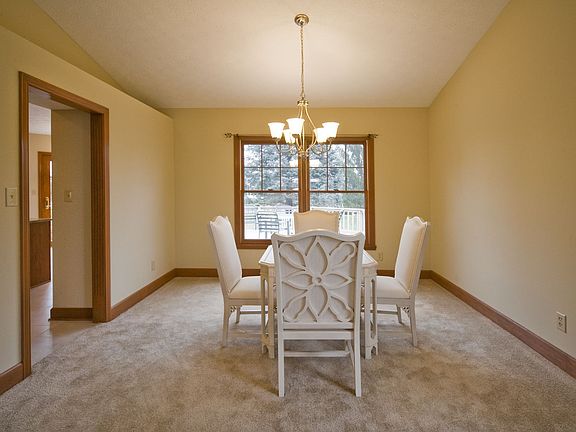 5th image of 11645 Victoria Ct