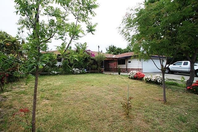 2nd image of 33 Brentford Cir