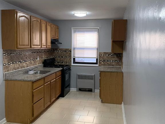 3rd image of 54 S Munn Ave #4B