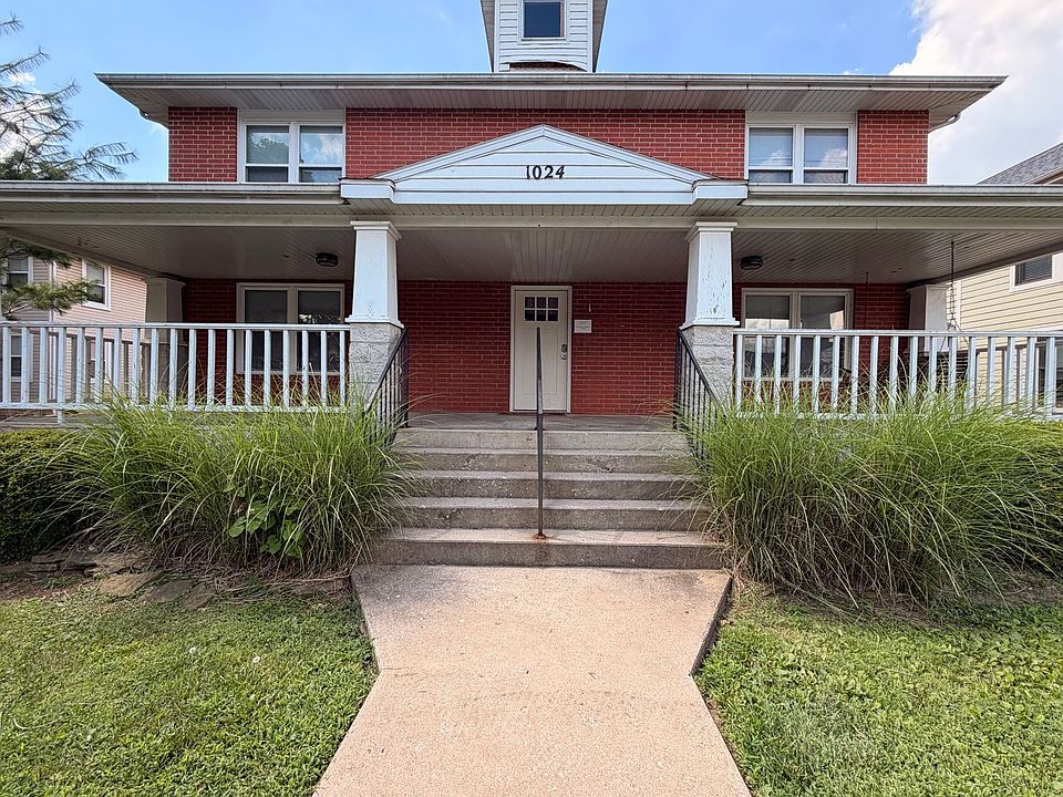 1st image of 1024 E Walnut St #1