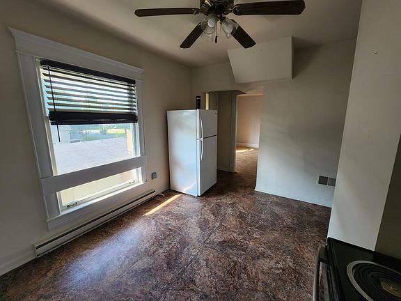 3rd image of 221 S Washington St #2