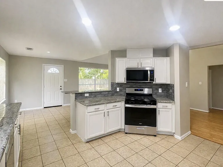 17150 Summer Hollow Dr — Photo 6