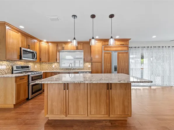 8440 SW 201st St, Cutler Bay, FL 33189