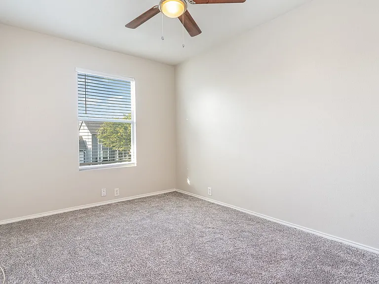 815 Carlton Rd — Photo 11