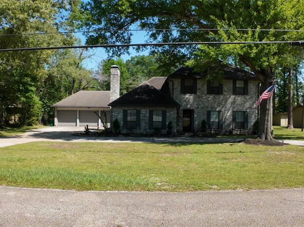 106 Panorama Dr, Conroe, TX 77304