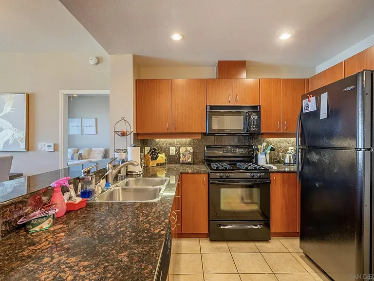 300 W Beech St #1601 — Photo 9