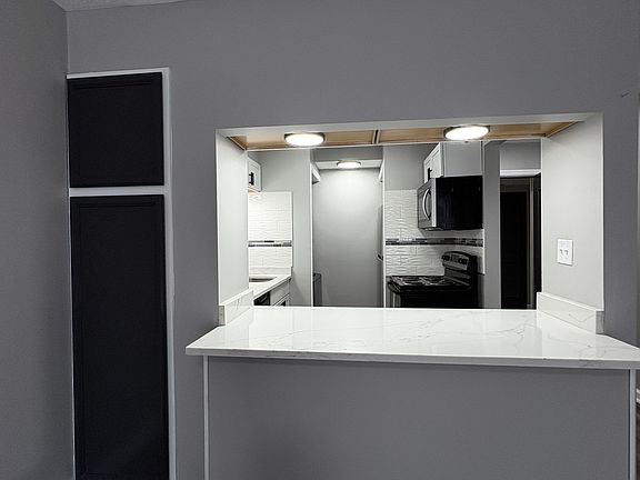 2nd image of 1232 W 73rd St #184d22890