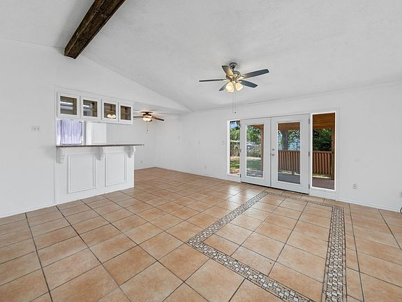 4th image of 198 Aguila Dr