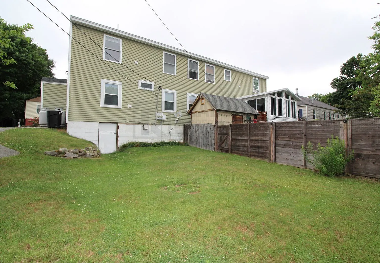 4 bed, 2.0 bath, $2,950 — Photo 2