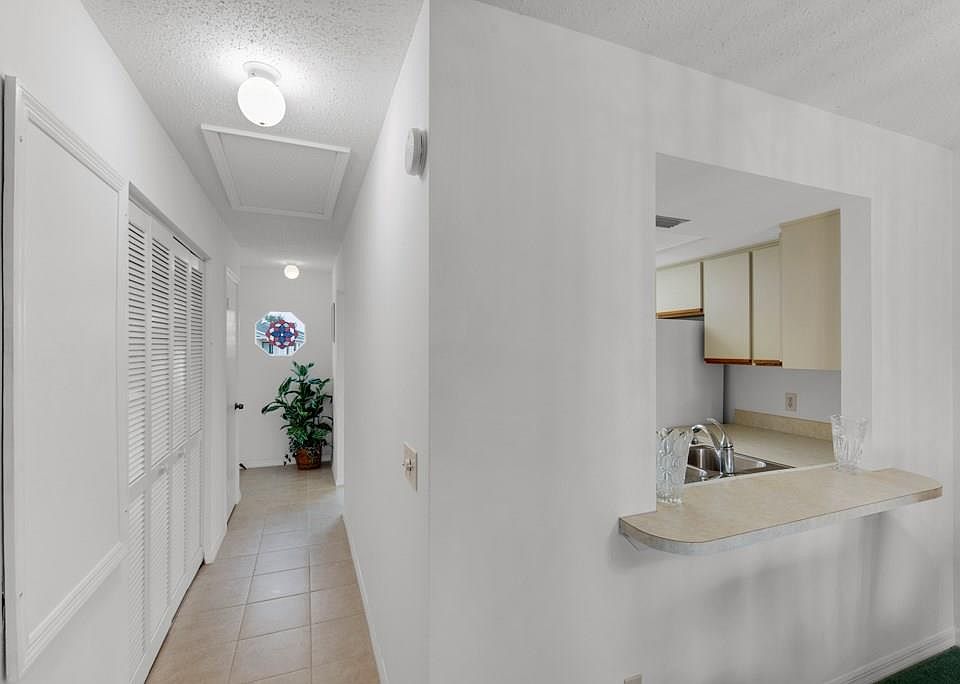 1st image of 1801 Indian River Blvd Unit 6