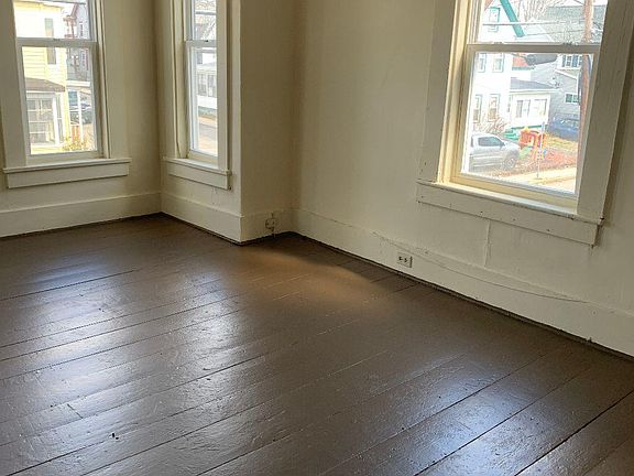 3rd image of 12 1/4 Blossom St Floor 2