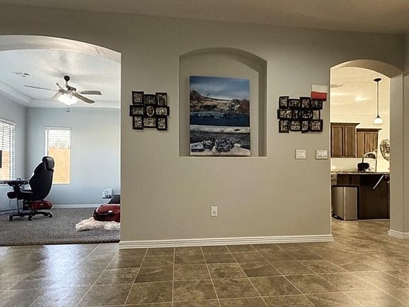 3rd image of 2830 E Carmine Dr
