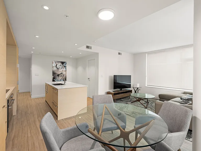 848 Yates St #403 — Photo 8