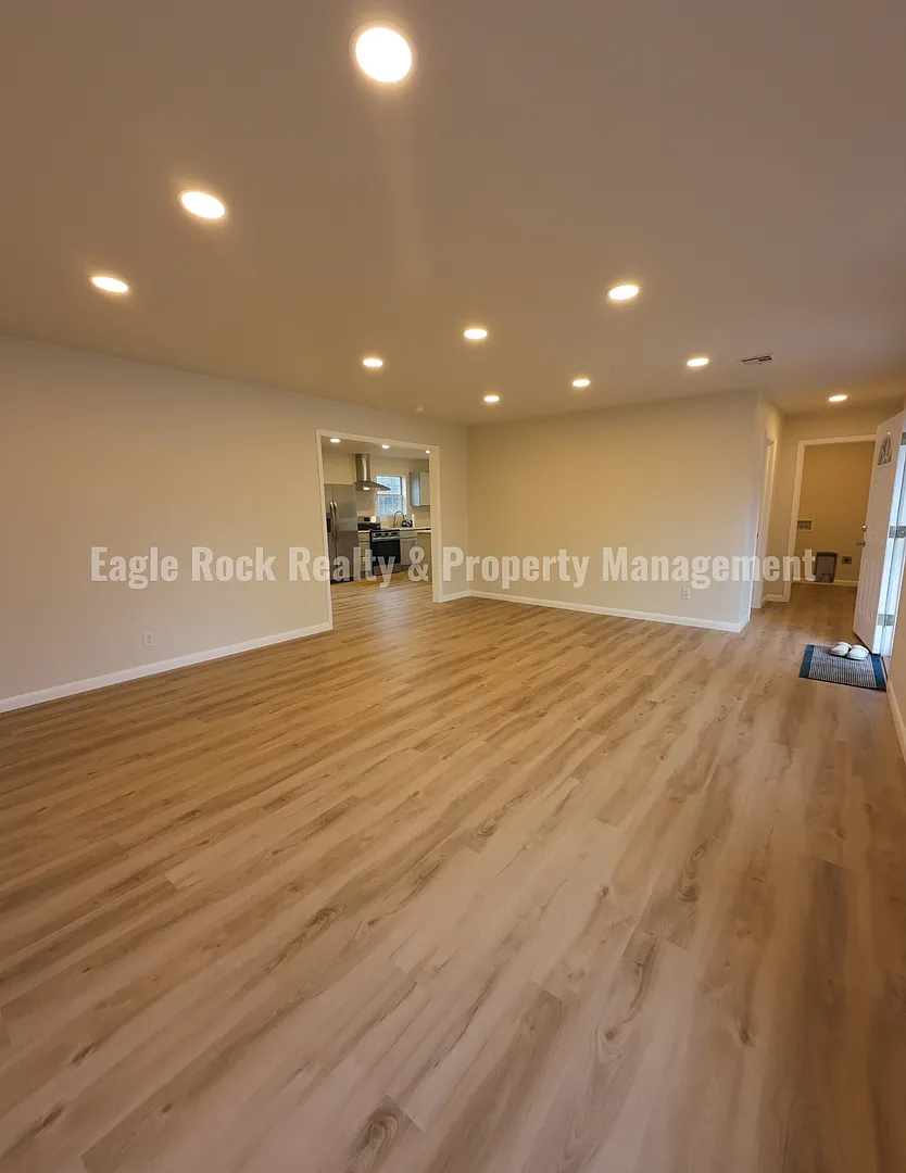 South Tulsa Home for Rent (4beds/2baths) — Photo 3
