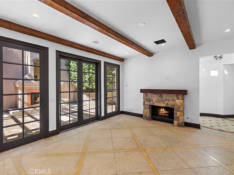 1316 Beverly Grove Pl — Photo 11