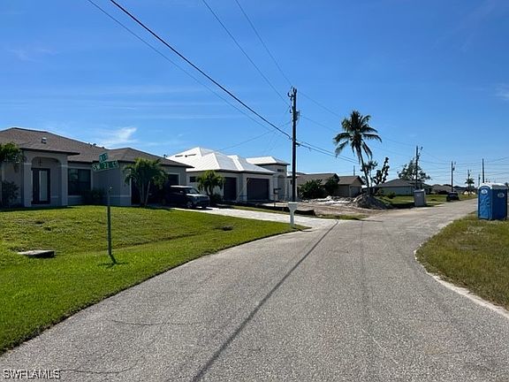 4th image of 2217 SW 1st Ter