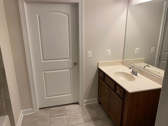 4th image of 13740 Endeavour Dr APT 209