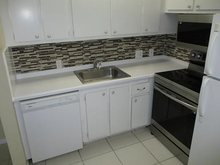 506 Mansfield Dr #M — Photo 31