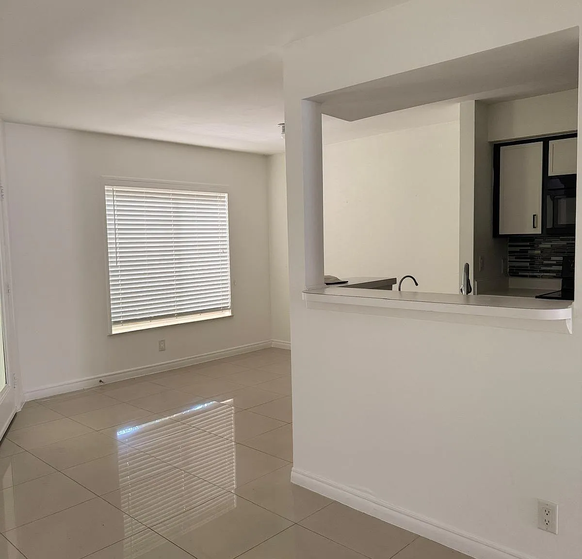 2 bed, 2.0 bath, 884 sqft, $2,150 — Photo 1