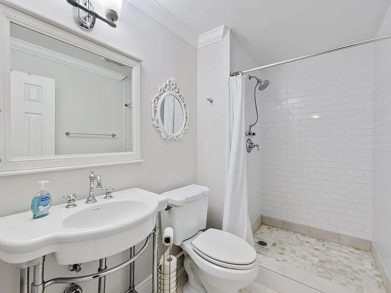 2700 Fiore Way #2020 — Photo 28