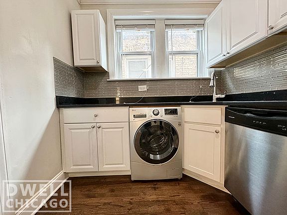 2nd image of 3815 N Greenview Ave #3823