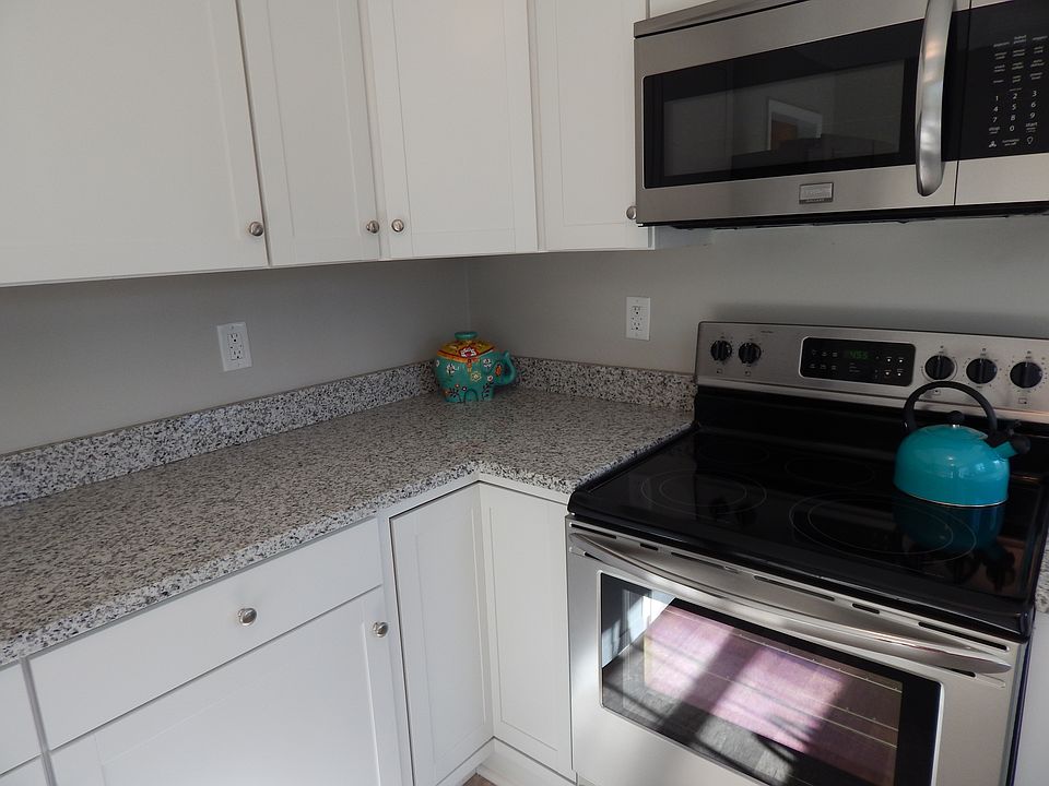 1st image of 2710 Woodrow Ave