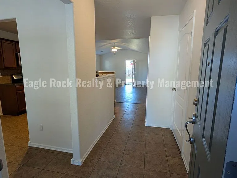 16021 S 83rd East Ave — Photo 2