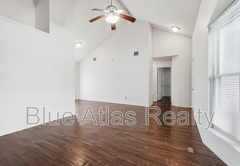 1612 Hunterwood Dr — Photo 6