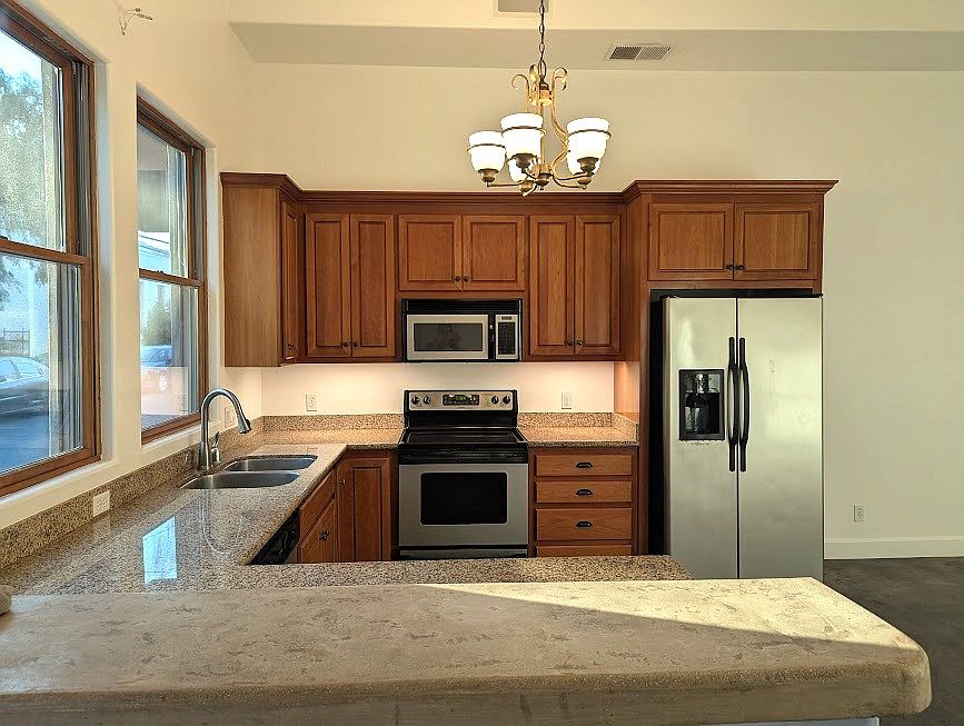 1st image of 400 California St #D