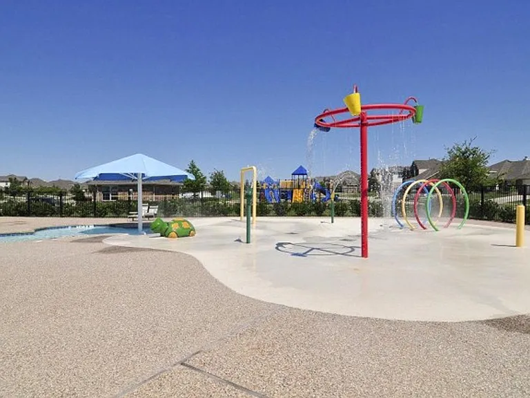 2512 Fountain Gate Dr — Photo 16