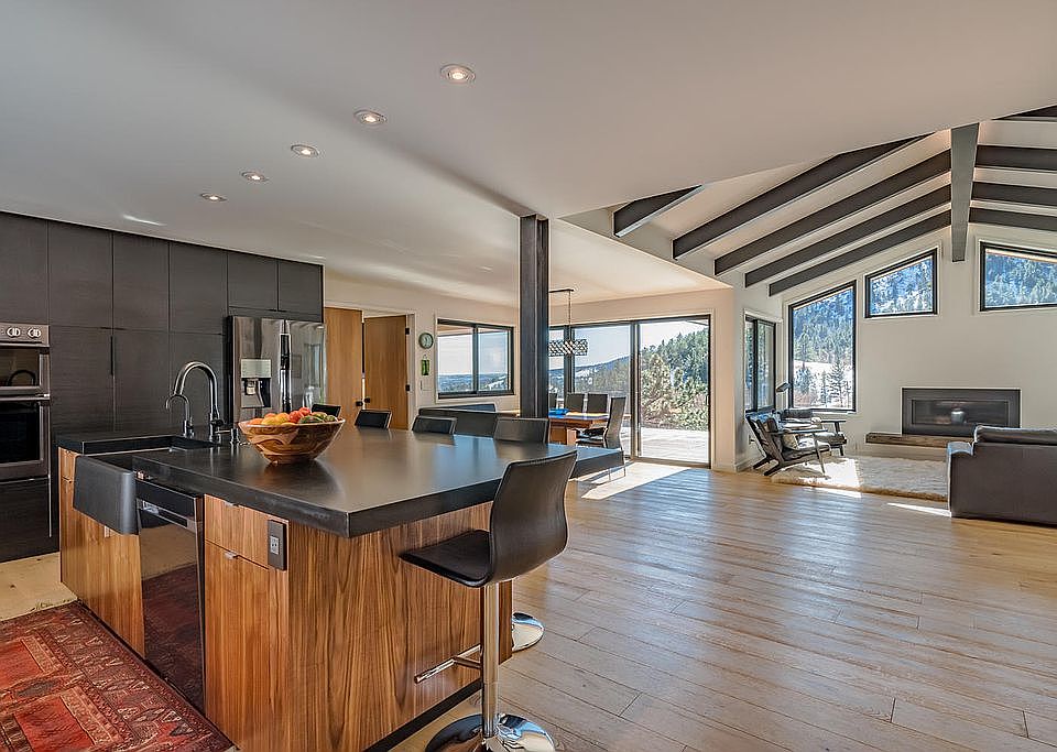 Kitchen/Living room