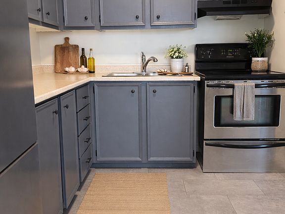 3rd image of 155 Front St N #909