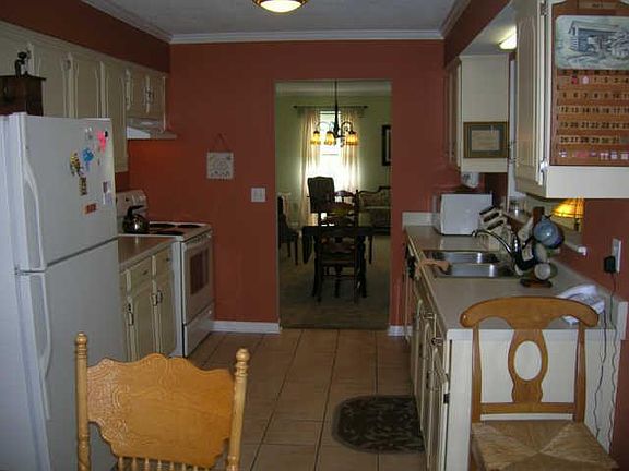 4th image of 753 E Northfield Blvd