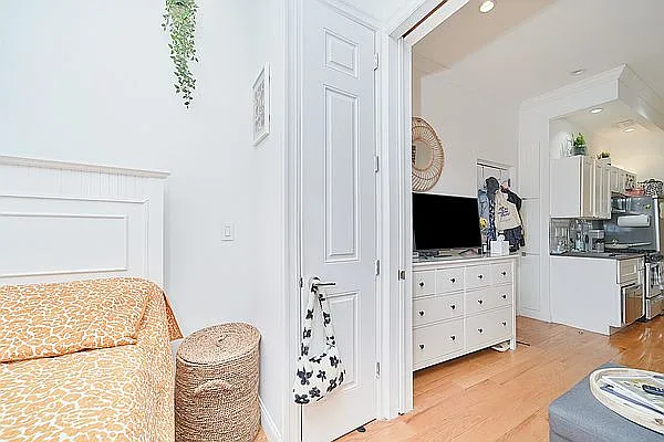 Rented by Living New York | media 13